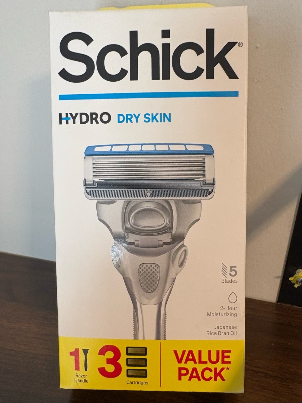 NWT Schick Hydro Dry Skin 5 Blade Razor + 3 Cartridges Value Pack